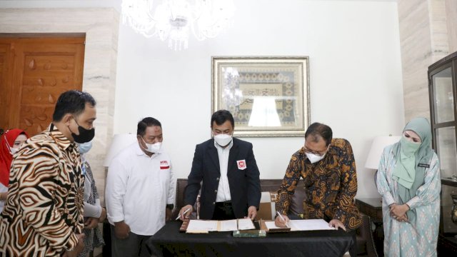 Penandatanganan Mou ITB Nobel Indonesia-Pemkot Makassar.