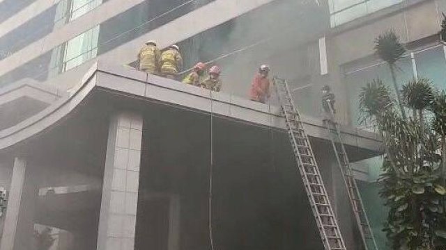 Kebakaran Gedung Cyber 1 Jakarta Selatan (IST)