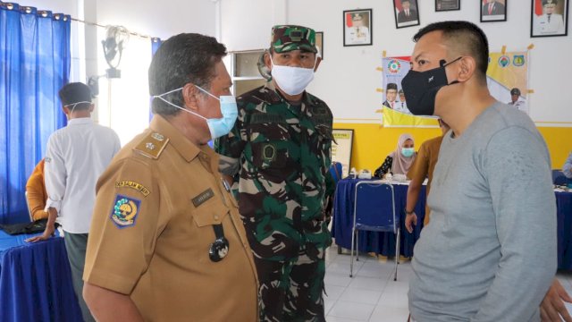 Bupati Basli Ali Pantau Langsung Pelaksanaan Vaksinasi Di Kecamatan Pasimarannu