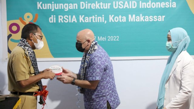 Danny saat menerima kunjungan USAID Indonesia.