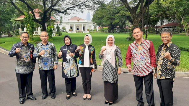 Inspektur Kota Makassar saat menghadiri Rapat di Istana.