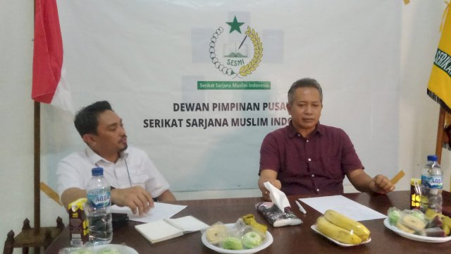 Diskusi Serikat Sarjana Muslimin Indonesia (SESMI)