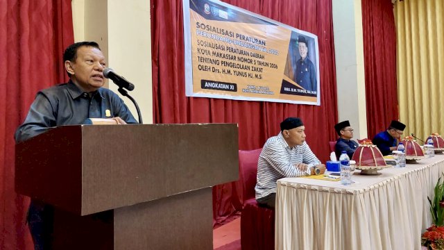 Legislator Makassar HM Yunus saat menggelar Sosialisasi Perda Pengelolaan Zakat.