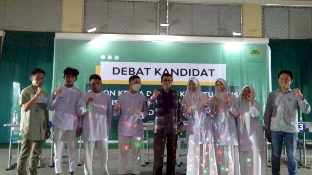 Debat kandidat calon Ketua OSIS SMA Islam Athirah Bukit Baruga.