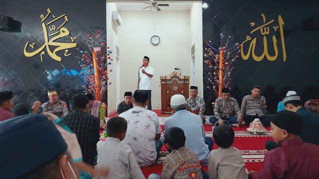 RL saat menghadiri Maulid Nabi Muhammad SAW di Maccini Sombala.