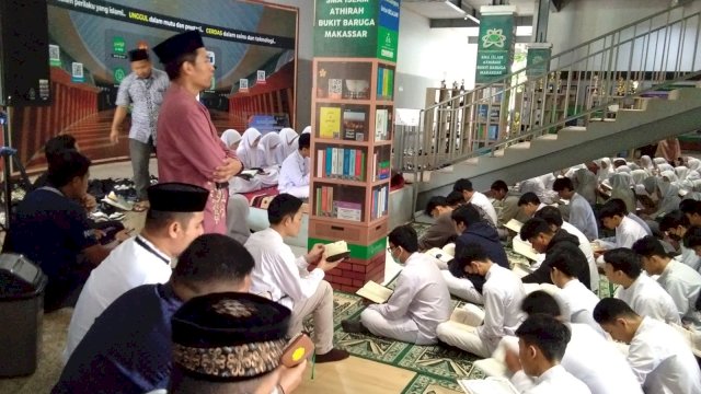 Peringatan Hari Sumpah Pemuda di SMA Islam Athirah.