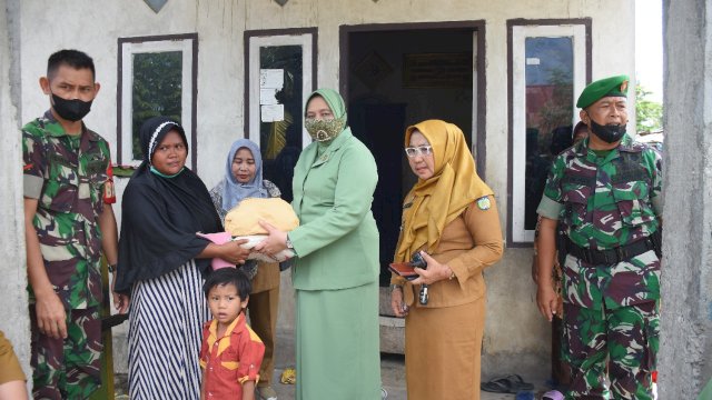 Persit Koorcab REM132 Aktif Cegah Anak Stunting di Sulawesi Tengah