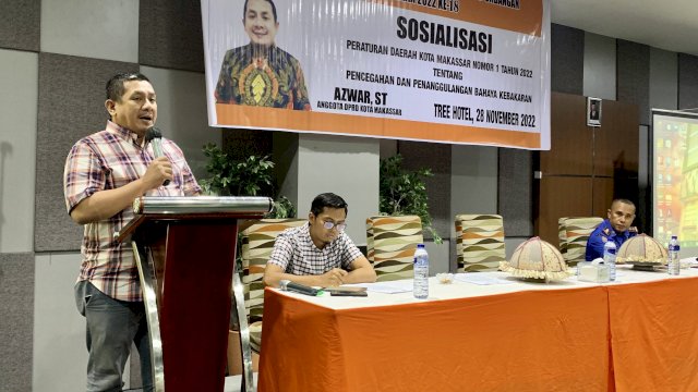 Legislator Makassar, Azwar saat menggelar sosialisasi Perda Pencegahan dan Penanggulangan Kebakaran.
