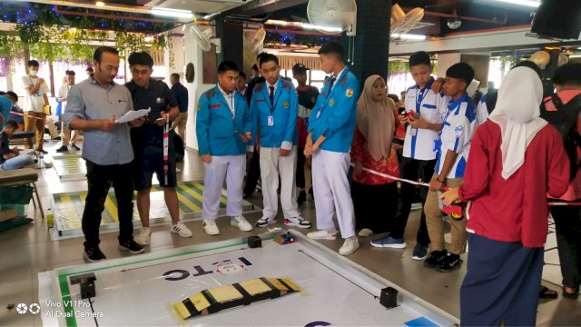 Bangga! Putra AAS, Andi Anugrah Sulaiman Raih Juara I Lomba Robot Level Internasional di Malaysia