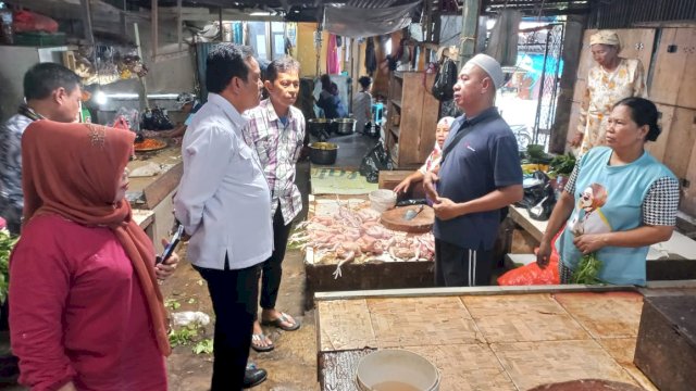 Direktur Utama Ichsan sambangi pasar cendrawasih.