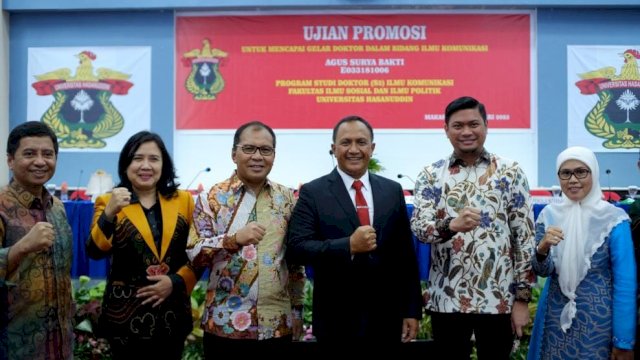 Letnan TNI (Purn) Agus Surya promosi doktor bidang Ilmu Komunikasi di LPPM Unhas.