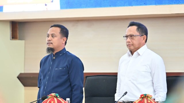 Menteri Dalam Negeri Tito Karnavian bersama Gubernur Sulsel Andi Sudirman Sulaiman dalam Rakor Pengendalian Inflasi di Kantor Gubernur Sulsel. 