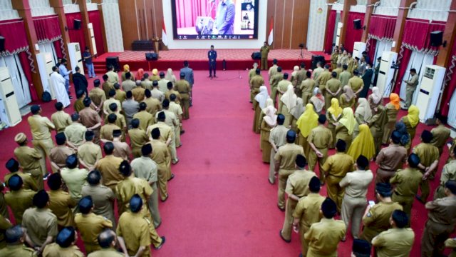 Gubernur Sulsel Andi Sudirman Sulaiman Lantik 23 Pejabat Administrator dan 207 Kepala Sekolah