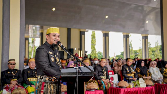 Gubernur Sulsel Andi Sudirman Sulaiman dalam acara 17 Tahun Kota Belopa, Kab Luwu.