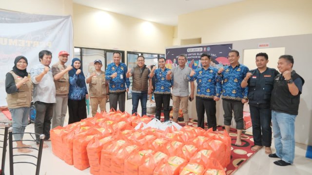Sekwan DPRD Makassar Beri Bantuan Korban Banjir di Kecamatan Biringkanaya