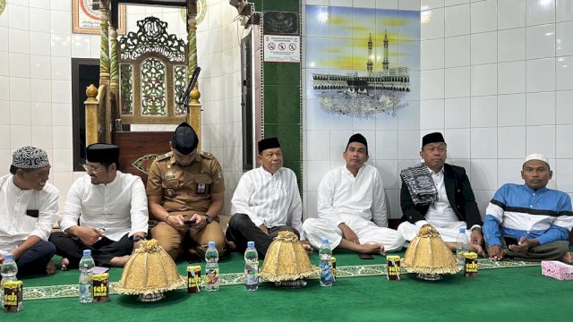 Ketua DPRD Kota Makassar Rudianto Lallo hadiri Isra Mi'raj di Masjid Babul Falah, Buloa Kecamatan Tallo.