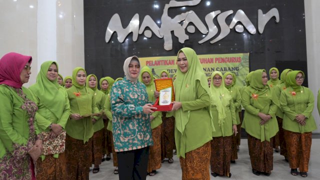 Kukuhkan DPC HARPI Melati Makassar, Indira Yusuf Ismail Tekankan Pelestarian Budaya Tradisional