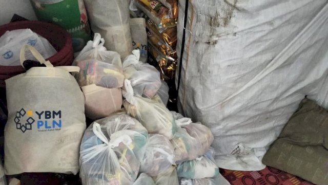 Sejumlah paket bantuan untuk korban banjir di Kelurahan Antang, di duga disalahgunakan oleh sejumlah oknum yang tidak bertanggung jawab.