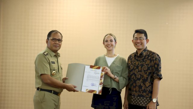 Wali Kota Makassar Danny Pomanto bersama Kedutaan British Embassy dari Jakarta, kepada WRI, dan Polrestabes serta OPD Pemkot Makassar.
