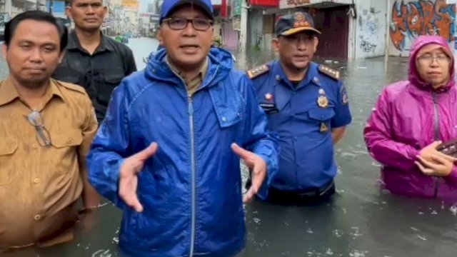 Danny Pomanto instruksikan Lurah dan Camat agar masyarakat membersikan drainase 