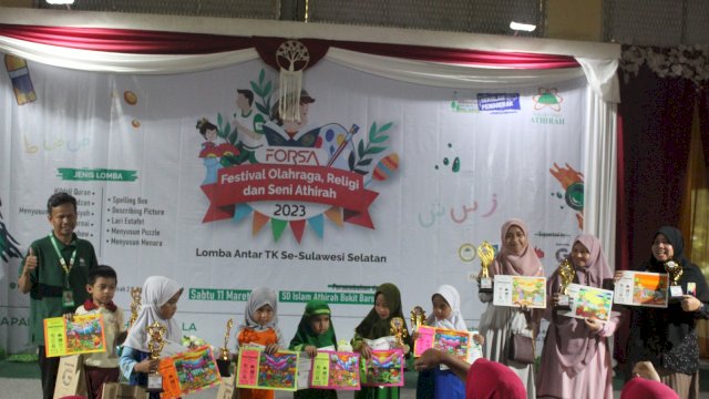 Sekolah Islam Athirah adakan Festival Olahraga Religi dan Seni Athirah (FORSA) kegiatan ini diikuti murid Taman Kanak-kanak se Sulsel di SD Islam Athirah 2 Bukit Baruga.
