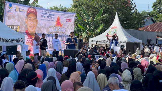 Ketua DPRD Kota Makassar Rudianto Lallo tampil dalam jalan sehat anak rakyat sekaligus menkampanyekan Anti Plastik dan Pencemaran Lingkungan Hidup di Pulau Sangkarrang.
