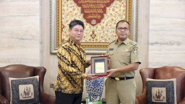 Wali Kota Makassar Danny Pomanto sambut dan terima kunjungan Kepala Kantor konselur Jepang Makassar Ohashi Koichi di kediaman pribadinya Jl Amirullah Makassar.
