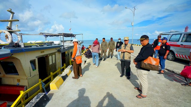 Rombongan Kunjungan Kerja Wakil Bupati Kepulauan Selayar Tiba di Pelabuhan Laut Kayuadi Dijemput Camat Taka Bonerate