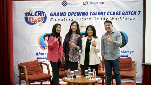 Foto (Kanan-Kiri): Ahmad Luthfi (Managing Director Talenthub), Dita Aisyah (Cofounder BINAR) dan Aurora Marsye (Cofounder Lumina) di Grand Opening Talent Class Batch 7.