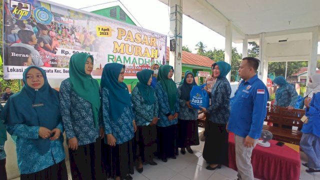 DPD KNPI Bersama TP PKK Kabupaten Kepulauan Selayar Menggelar Pasar Murah Ramadhan