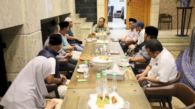 Pengurus IKA Unhas Palopo lakukan audiensi jelang pelantikan di kediaman pribadi Wali Kota Makassar Danny Pomanto di Jl Amirullah, Makassar.