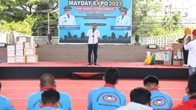 Wali Kota Makassar Danny Pomanto buka secara resmi Ramadan MY Dah Expo yang di gelar di Karebosi, Makassar.