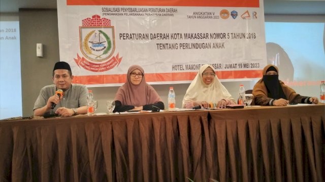 Legislator Makassar, Azwar saat menggelar Sosialisasi Perda Perlindungan Anak.