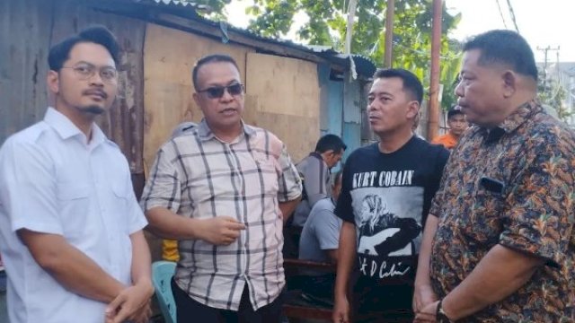 Camat Juliaman Dampingi dr Udhin Serahkan Bantuan untuk Korban Kebakaran di Kelurahan Lette