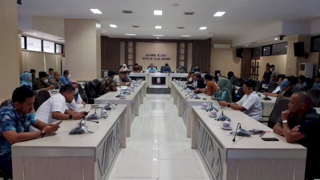 Komisi C DPRD Makassar Keluarkan Rekomendasi Hentikan Sementara Aktivitas Produksi Pakan Ternak PT Wahyu Pradana Bina Mulia