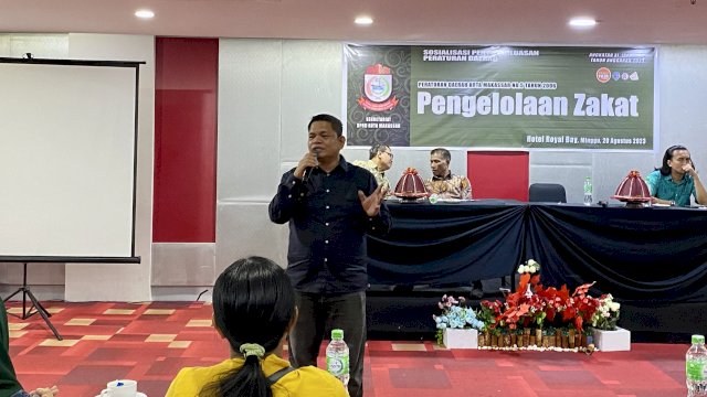 Legislator Makassar Fasruddin Rusli saat menggelar Sosialisasi Perda Pengelolaan Zakat.
