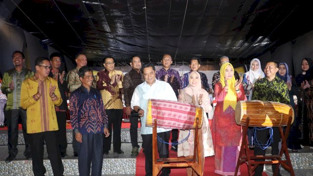 Buka Festival Taka Bonerate 2023, Pj Gubernur Sulsel Minta Unesco Ikut Tanggungjawab