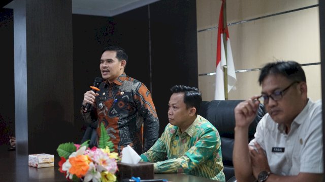 Sukseskan Program Longwis, Camat Panakkukang Dampingi Kadis DKP Silaturahmi dengan Dewan Lorong