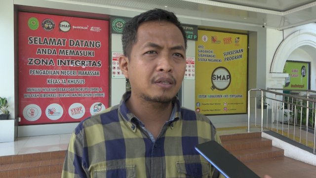 Kuasa Hukum tergugat 3 dan 4 dari LBH Pers Makassar, Firmansyah