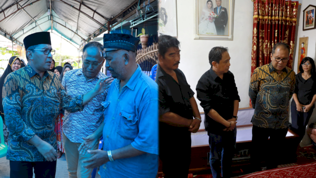 Danny Pomanto Beri Santunan Petugas KPPS Makassar yang Meninggal Dunia