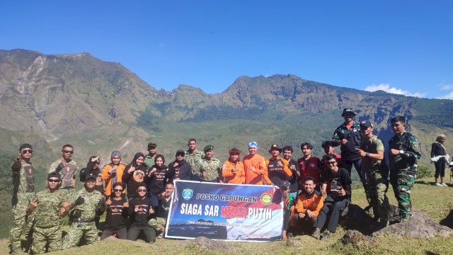 Operasi SAR Merah Putih Ditutup: 3.380 Pendaki Rayakan HUT ke-79 RI di Gunung Bawakaraeng-28 Orang Dievakuasi