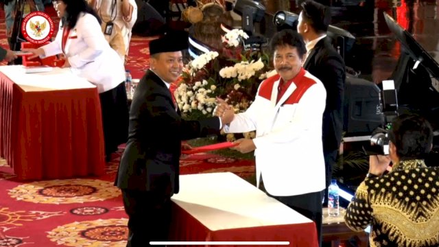 Bupati Basli Ali Terima Duplikat Bendera Pusaka Merah Putih, Akan Berkibar di Hut Kemerdekaan Ke-79 RI di Selayar