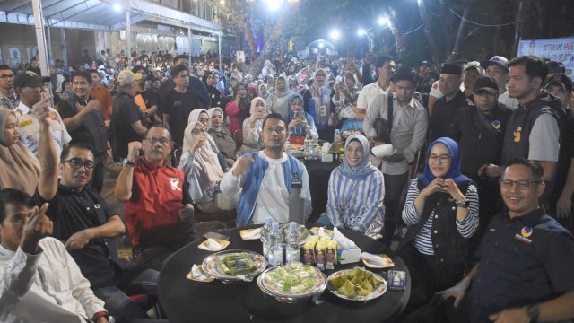 Andi Seto Asapa dan Rezki Mulfiati Lutfi menghadiri silaturahmi bersama warga Manggala di posko pemenangan Manna Ngapa Supraja', Jl Perumnas Raya Antang, Kamis (8/8/2024).