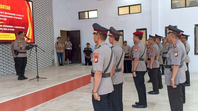 Kapolres Pimpin Langsung Upacara Sertijab 5 Pejabat Utama Polres Kepulauan Selayar