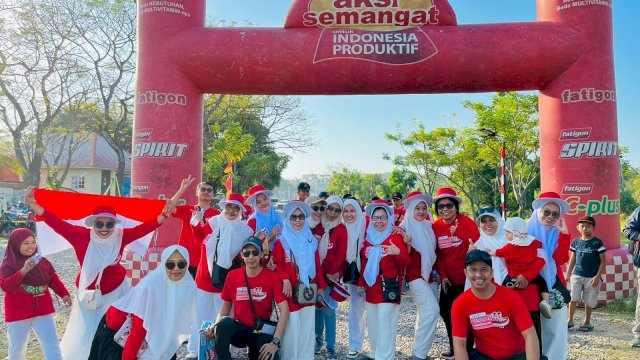 Civitas akademika Unsa Makassar turut memeriahkan  Jalan Santai Semarak 79 Tahun Kemerdekaan Republik Indonesia yang dilaksanakan LLDIKTI Wilayah IX bekerjasama dengan Universitas Bosowa/Ist
