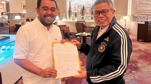 Golkar Serahkan SK Pimpinan DPRD Makassar untuk Andi Suharmika