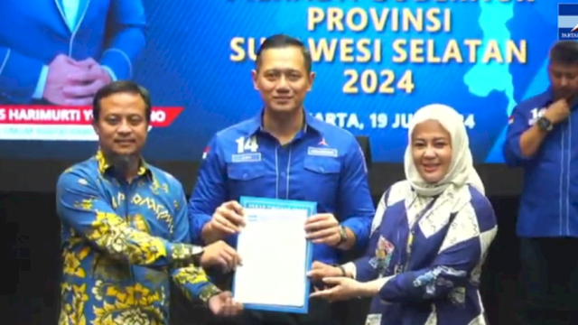 Ketua Umum Partai Demokrat, Agus Harimurti saat memberikan rekomendasi ke Andalan Hati. (IST)