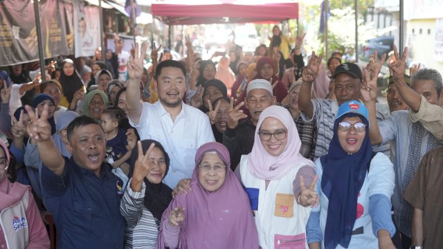 Calon Wakil Wali Kota Makassar, Rezki Mulfiati Lutfi kampanye di Jalan Butung Lr 200, Kecamatan Wajo, Jumat (4/10).