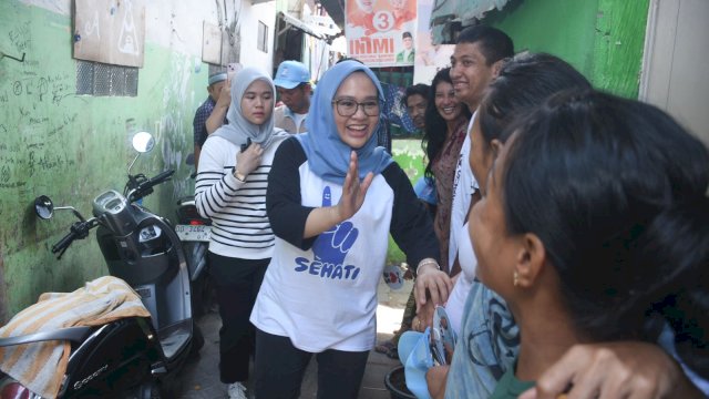 Rezki Blusukan di Maricaya, Ajak Warga Menangkan Nomor 2 untuk Perubahan di Makassar