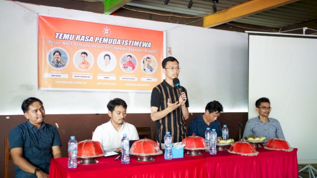 Ilham Fauzi Amir Uskara, sebagai salah satu kandidat Pilwalkot Makassar 2024 (nomor urut 3), saat menjadi narasumber dalam kegiatan iskusi publik bertajuk “Temu Rasa Pemuda Istimewa”/Ist